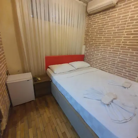 Omar Sultan Park Hotel *